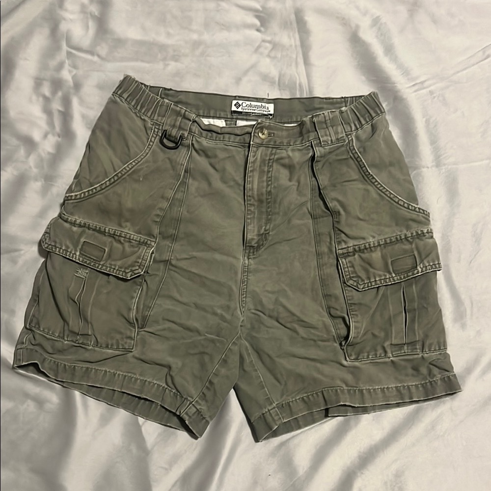 Columbia Utility Shorts in Khaki Gray